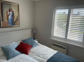 2 bedroom house in central Windsor - The Town